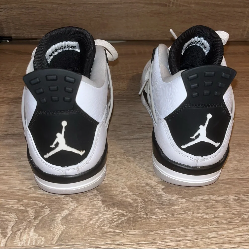 Nike Air Jordan 4 Retro Military Black Kids Size 6.5Y - Picture 2 of 8